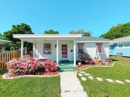 Beach House perfect for you! Отели рядом с достопримечательностью «Long Beach Yacht Club»