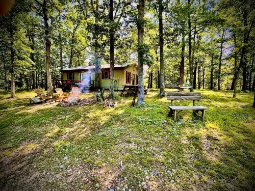 Secluded Turkey Ridge Cottage Above The River