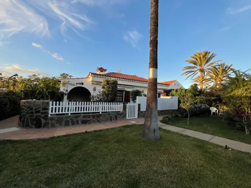 Bungalow con Césped Privado y Piscina de Agua Salada. En Maspalomas, GC!