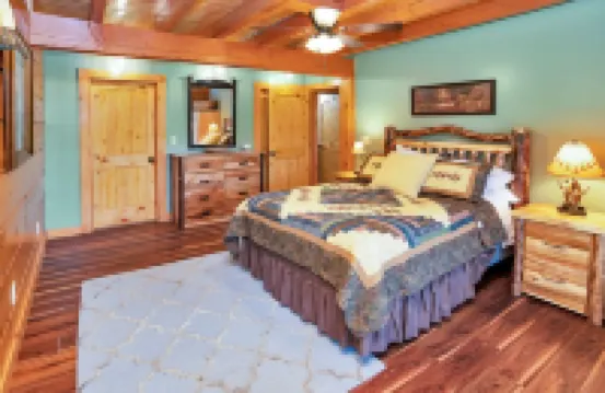 Gorgeous custom log cabin on 185 acres 林肯縣酒店