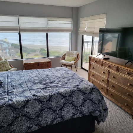 5th Floor View of Beach and Ocean- Full condo- 2 pools-