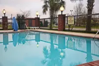 Hampton Inn & Suites Jennings - 2-Star
