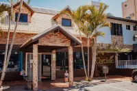 Hotel e Pousada Caroline Hotell i Vila Yolanda