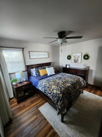 Great for EAA rental!Less than 2.5 miles from EAA grounds!