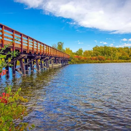 Breezy Hills - Unit 2; Lake Bemidji, King Bed, Kayaks, PB Trail Private Access Отели в г. Бемиджи