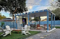 Charming 2-bedroom country house  with, spectacular patio and pergola Các khách sạn gần IBC Bank