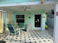 Castaway Cottage + Beach + Heated Private Pool & Spa + Golf Cart Included!