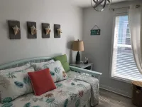 Happy Place Key Largo - Waterfront Vintage Coastal Cottage - 2-Star