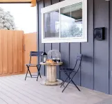 The Black Bird Bungalow -Charming Modern-Vintage Flair - Spa & Fireside