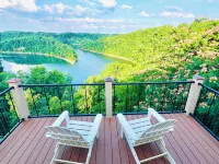 Sunset Ridge-Sleeps 16-Panoramic Lake Cumberland Views-3 Decks-Jamestown Marina