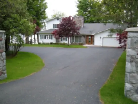 Large  Lakefront Home on Burt Lake, ICE FISHING Hunting, fishing snow sking golf