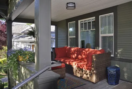 Titania - Second Spring Property 1-3 Bedroom Luxury Rentals In Downtown Ashland