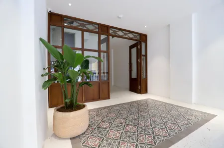 Maison Nha - Boutique Apartment (16 NK) Отели рядом с достопримечательностью «Hanoi Train Street»