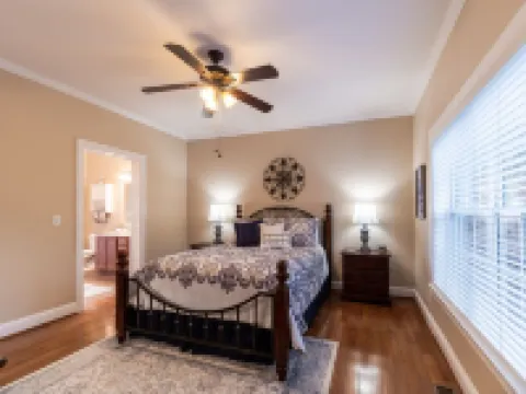 Breathtaking Views of Lake Chatuge & Mountain Harbour Golf Course.