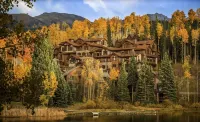 Luxurious Condo - Ski In/Ski Out Access - Close to Gondola - Majestic Views