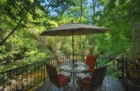 Creekfront Luxury Nestled in Oak Creek Cyn, Sedona (Pet Friendly) Hotels near Call of the Canyon Picnic Site