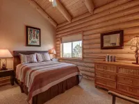 Spacious 4Br Cabin Near Zion · Stargazing Deck, Trails, Pool Table & Family Fun Hotels in Kane County