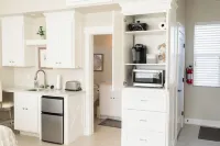 Stylish & Comfy Gem: Steps to Lake ~ Deck ~ Views! Near Zion National Park