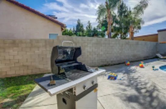 Spacious 4-bedroom house with Pool, Fun BackYard & Amazing Game Room