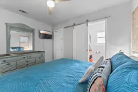 *Fall Dates*-Large Private Pool-Fire Pit-Walk to Beach-Dog Friendly-King Beds