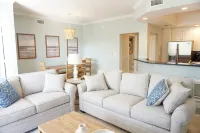 Quiet 4th Floor End Unit. Amazing Resort Pool View. Family Friendly