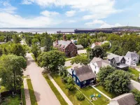 Kid-Friendly, Family Homebase Only 2 Blocks to Lake Superior - Dine Hike Explore Hotels in Two Harbors