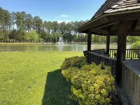 71 Unit- A Hotels near Kingston Downs