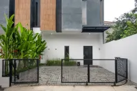 INNCA The Amerta Private Villa, Solo Hotels in Grogol