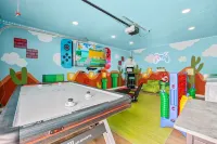 GAME ROOM! Hot Tub+Stock Tank Pool+Fire pit