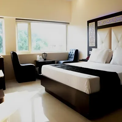 Hotel Royal Park 22 Các khách sạn gần Vườn Hoa Hồng
