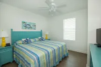 4 Bedroom 3 Full Bath Home on Canal in Marathon w/Private 35 foot dock