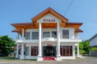 RedDoorz @ Hotel Horas Palopo