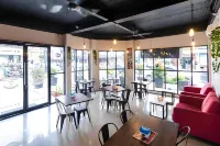 RedDoorz Hostel @ Capsule Inn Medan Hotels in Petisah Tengah