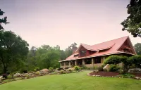 Hilltop Manor B&B