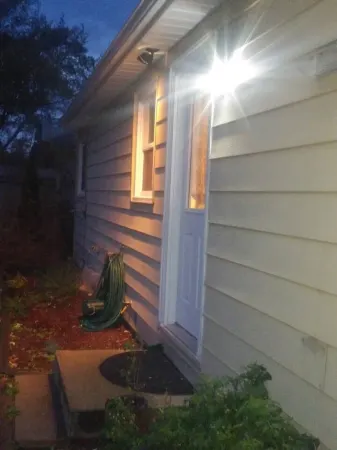 Modern 3 Bedroom Home McHenry Dogs Welcome Near Hospital Golf Ski Nearby