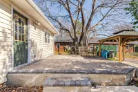 Charming 2Br 2BA Home - Belmont Hist District, Steps from Stowe Manor & Downtown Hotels in South Point