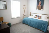 Spacious 4-bedroom home located in far East El Paso equipped with WiFi and AC Hotels near Las Tiendas de Zaragosa