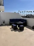 Charming 1-BR Apartment in Koreatown LA W/ Free Parking, Fitness Room, WiFi