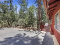 Welcome to Red Pine Retreat, your mountain getaway! Hotels in Pine