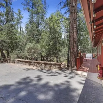 Welcome to Red Pine Retreat, your mountain getaway!