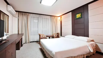The Cheil Hotel Onyang Hotels near Sun Moon University, Asan Campus