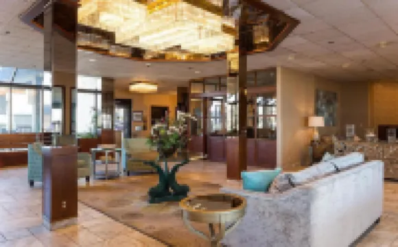 Promenade Inn & Suites Oceanfront