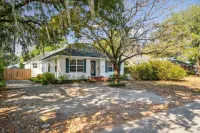 Heart of Park Circle, game room, pup friendly, walk to playground, dining, shops