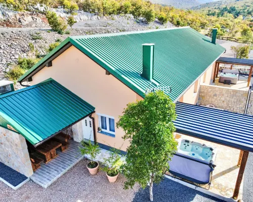 Iva Hotels in Opcina Karlobag