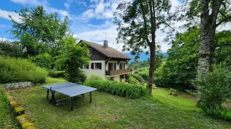 Chalet sleeps 9 / SPA, Saint-Jorioz, quiet location lake and mountain views