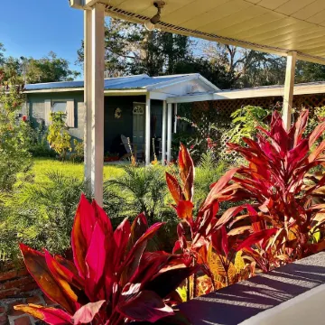 SANDY LAKES FARM - 40+ acre private retreat on Sandy Lake