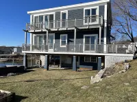 Seabreeze on the Harbor 1 - Stunning Island Retreat perched on Stonington Harbor Hotels in Stonington