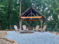 THUNDER RIDGE LODGE HAS AN AWESOME VIEW OF MT YONAH! Peace, privacy & seclusion.