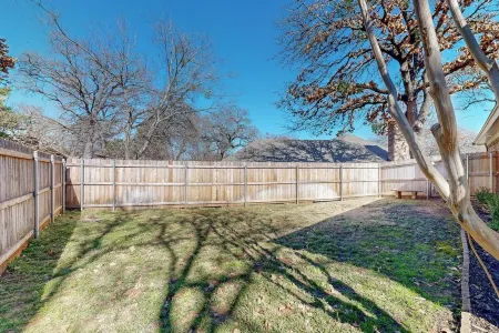 Spacious 5-Bedroom House with Wifi and Newly Furnished in Fabulous Arlington.