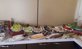 Areen Hotel Al Basateen
